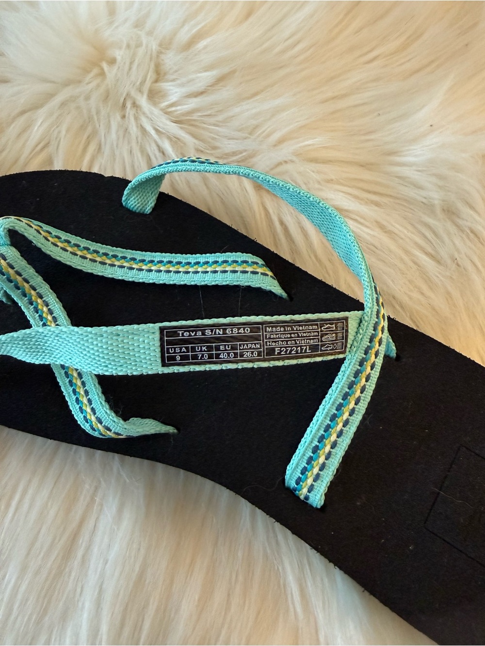 Teva Sandals Light Green 9 - Picture 4 of 4